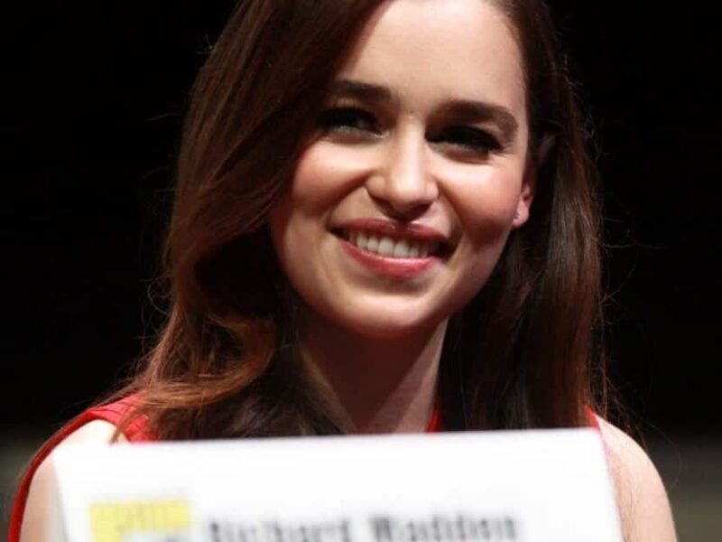 Emilia Clarke, Ryan Reynolds: Famosos Nacidos Hoy, 23 de octubre