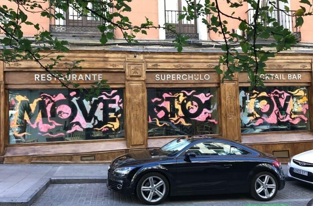 El artista callejero Rosh333 y Spotahome presentan en un vídeo todo lo que se puede hacer por el amor