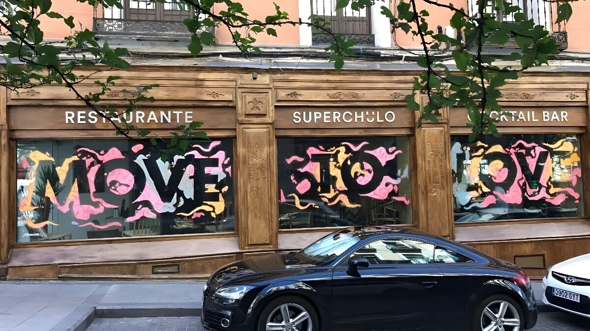 El artista callejero Rosh333 y Spotahome presentan en un vídeo todo lo que se puede hacer por el amor