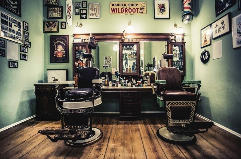 Barbas pobladas, peinados retro y corte a navaja: Vuelve el fenómeno de las Barber Shops
