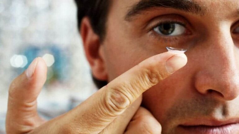 Tips para cuidar las gafas y lentillas en verano