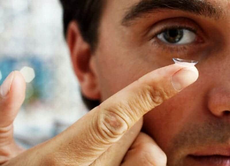 Tips para cuidar las gafas y lentillas en verano