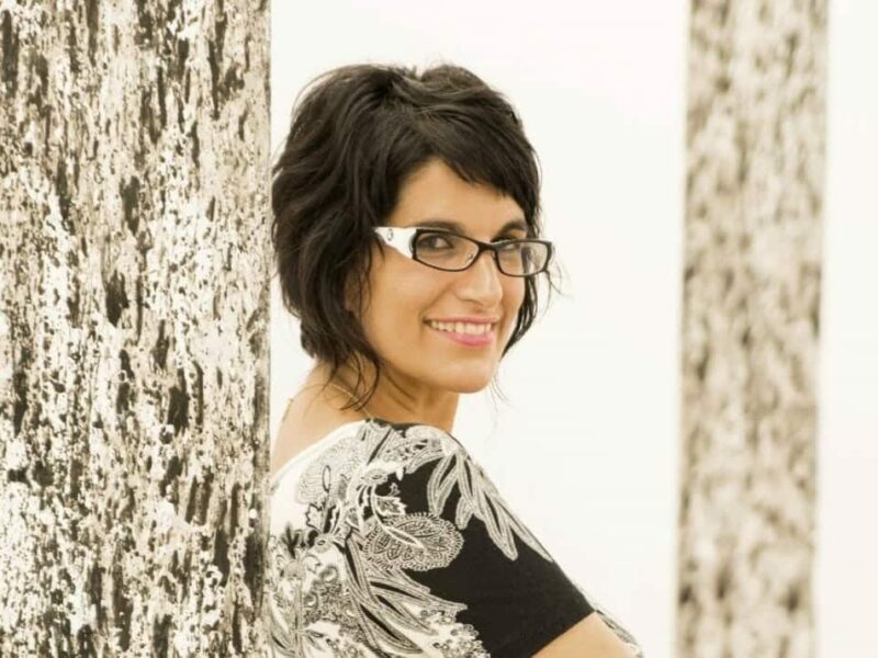 Un bosque recrea la paz y la naturaleza con la obra de la artista Rinat Izhak