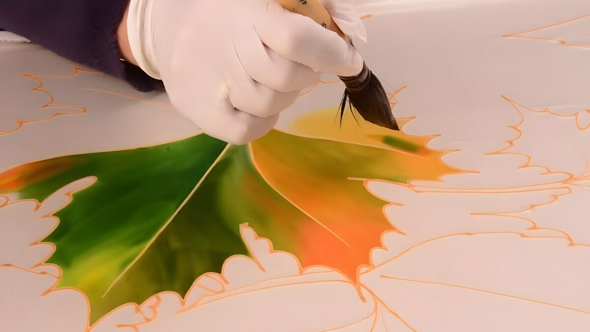 Pepitina Ruiz, arte plasmado en seda natural