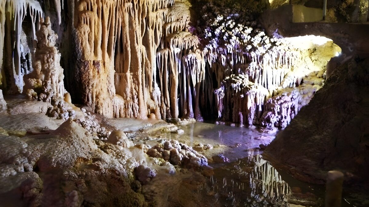 Un nuevo concepto de turismo: Las Cuevas de Génova