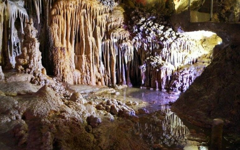 Un nuevo concepto de turismo: Las Cuevas de Génova