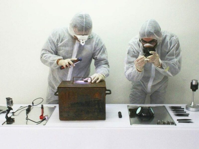 Desvelado el contenido de la cápsula del tiempo de Julio Verne