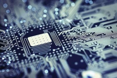 Energía eléctrica, tecnología y vida cotidiana. La importancia de una adecuada formación