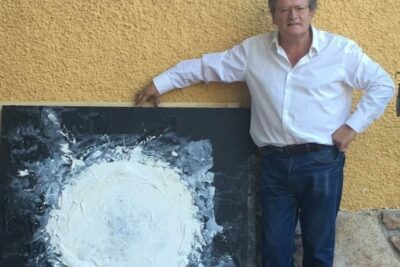 Inauguración de la exposición ‘De la Luz’ del dr. Vecilla, basada en su experiencia cercana a la muerte