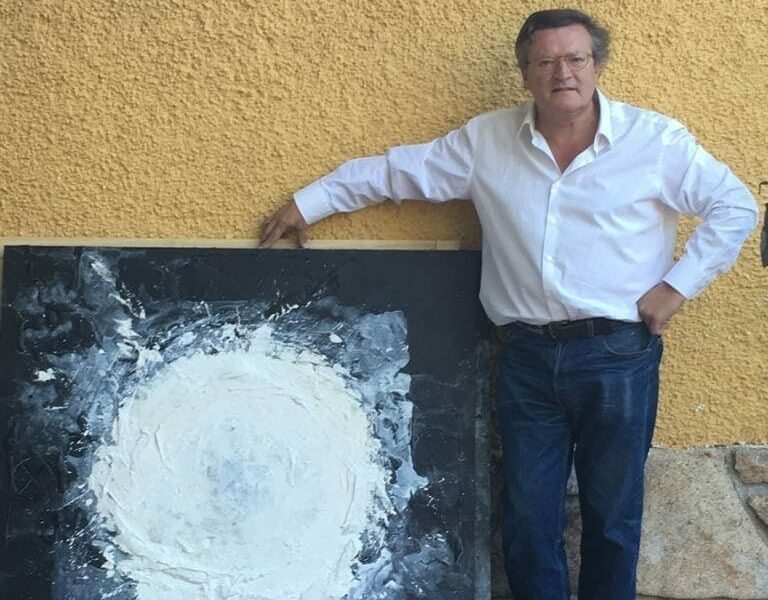 Inauguración de la exposición ‘De la Luz’ del dr. Vecilla, basada en su experiencia cercana a la muerte