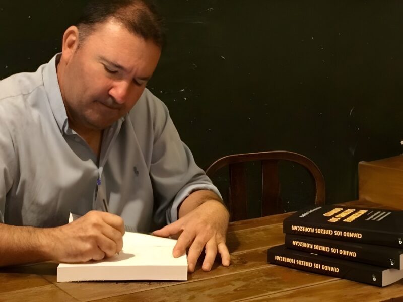 Terrorismo y lucha de poderes en la nueva novela de Andrés SanDemetrio: ‘Cuando los cerezos florezcan’