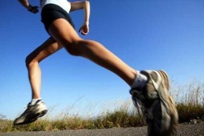 Hacer ejercicio y llevar una alimentación adecuada es la base para tener una vida sana