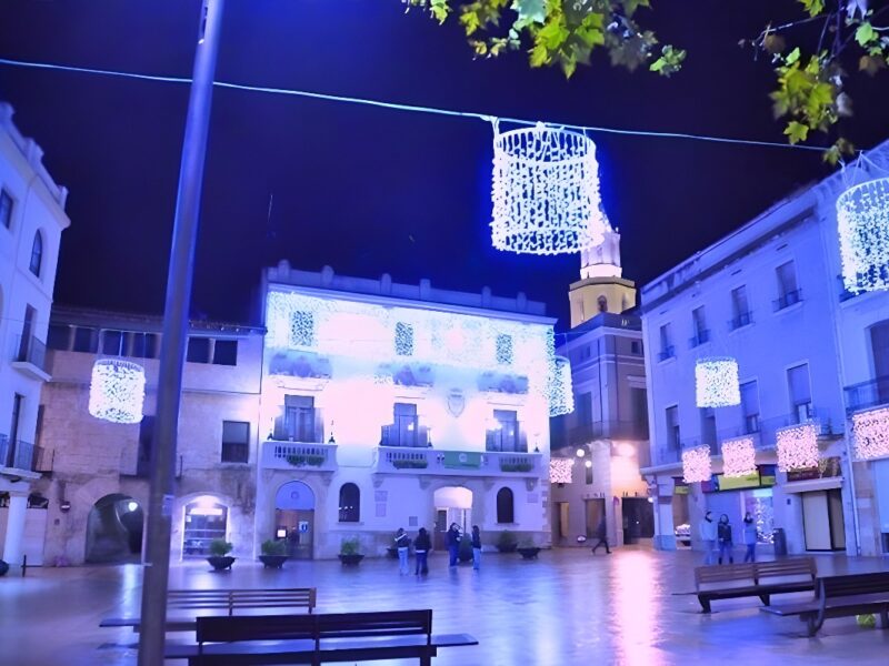 Viada ilumina de Navidad la ciudad