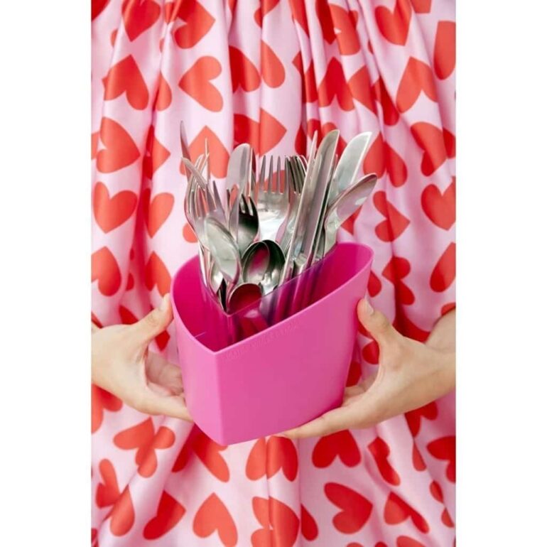 VIGAR refuerza su apuesta por el color y el diseño español