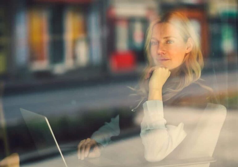 Karina Rando presenta sus técnicas de meditación Ho oponopono para empresarias