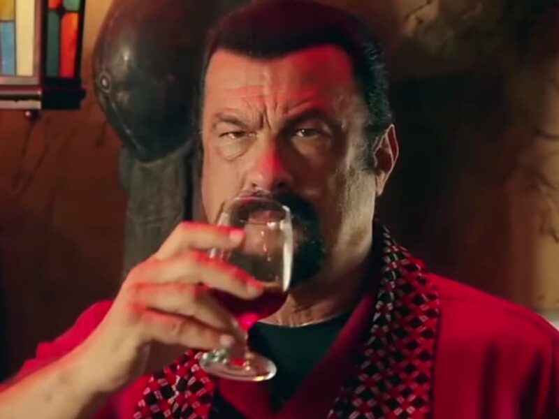 M. Tyson y S. Seagal Juntos por Fin: Contrato Mortal (2017)