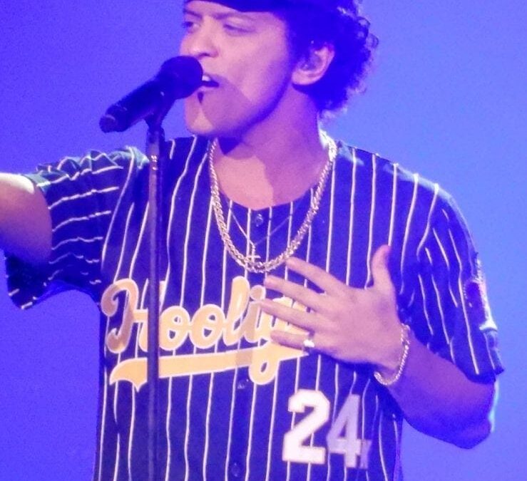 Bruno Mars cumple hoy 33 años.
