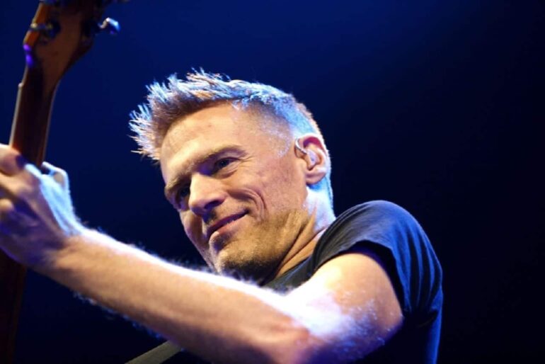 Bryan Adams, cantante canadiense, cumple 59 años