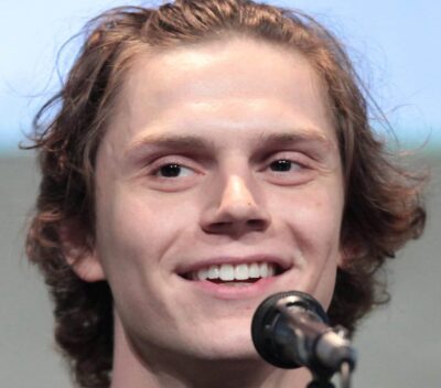 Evan Peters