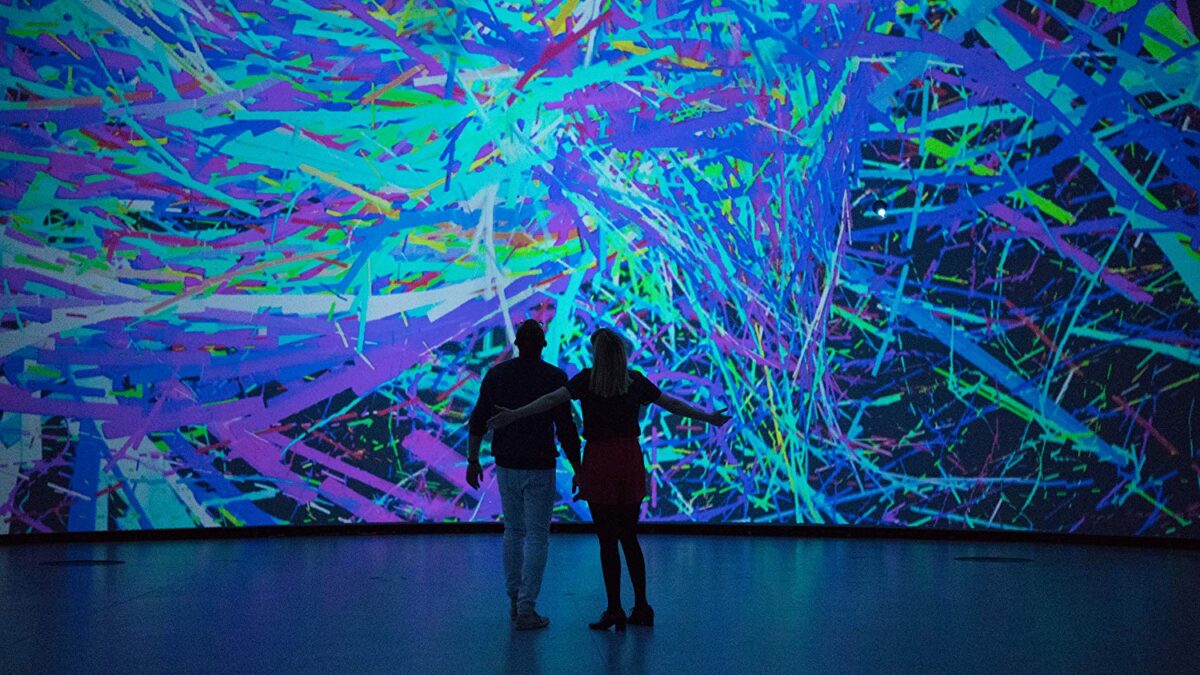 Zoe (2018): Romántica IA