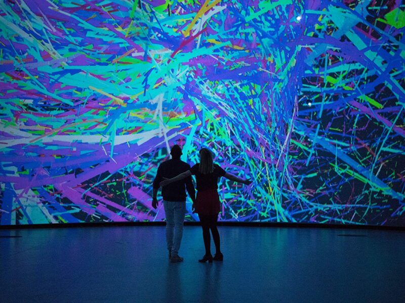 Zoe (2018): Romántica IA