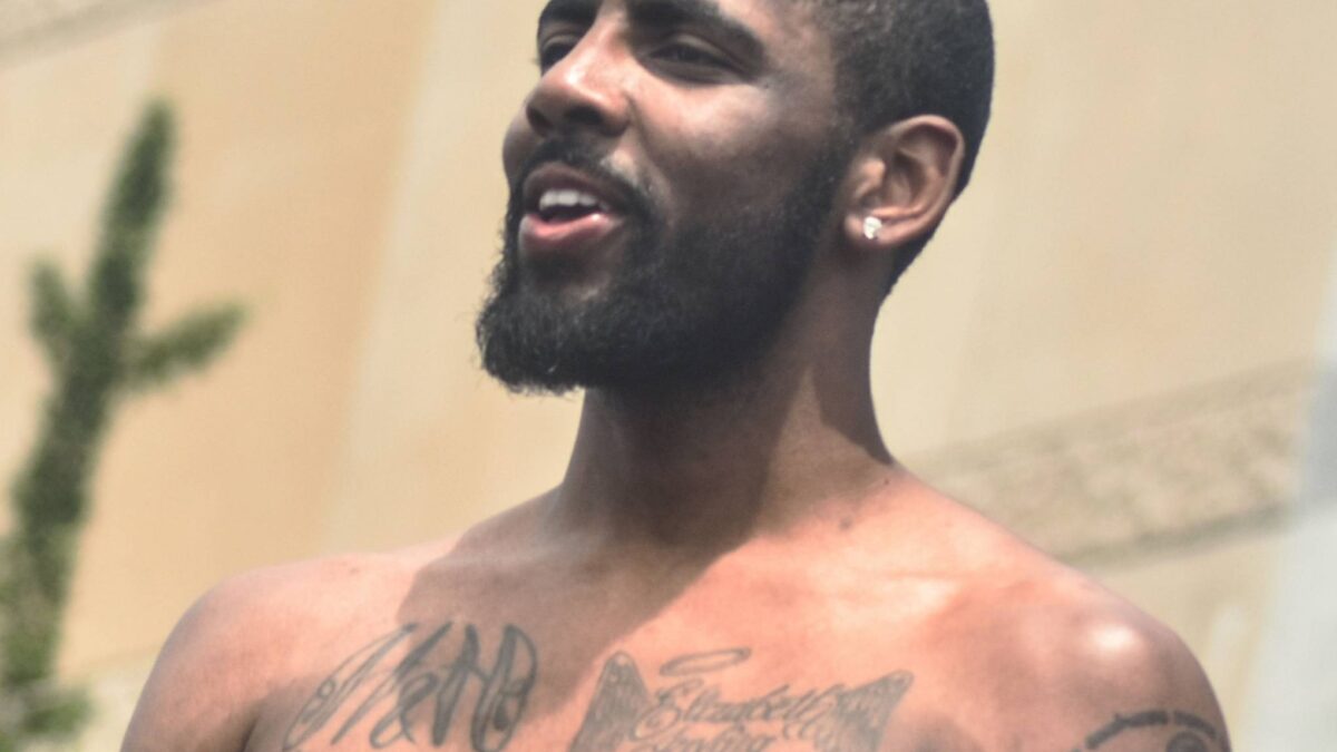 Kyrie Irving Cumple 27 años