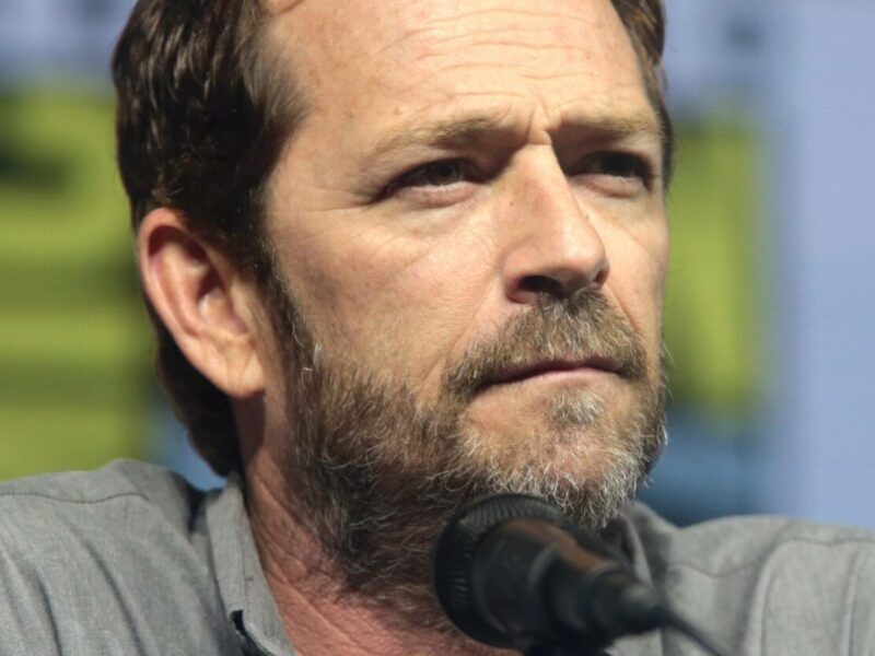 Muere Luke Perry