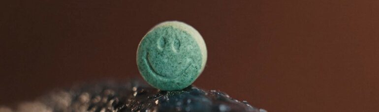 Cómo Vender Drogas Online (A Toda Pastilla). Serie Netflix