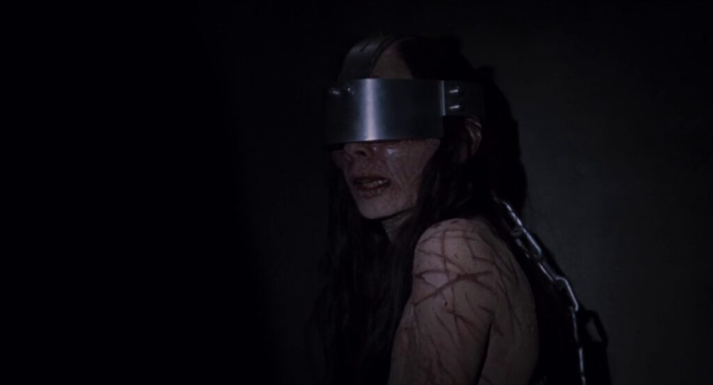 ‘Mártires’ (2008) Crítica de la Película: La Crueldad al Extremo