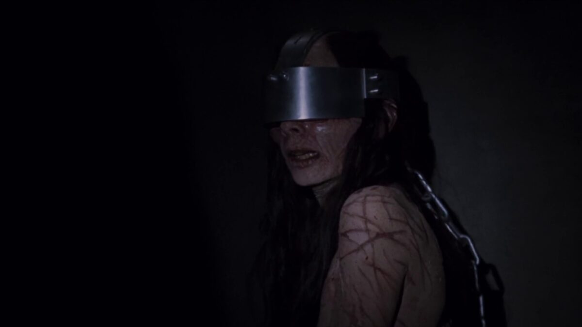 ‘Mártires’ (2008) Crítica de la Película: La Crueldad al Extremo