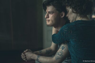 Mug (2018): Comedia Muy Ácida y Algo Deprimente