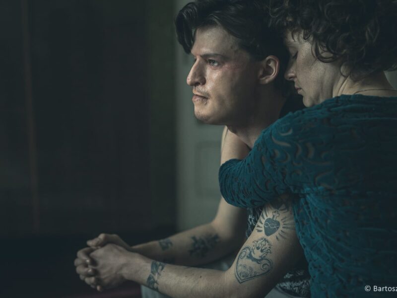 Mug (2018): Comedia Muy Ácida y Algo Deprimente