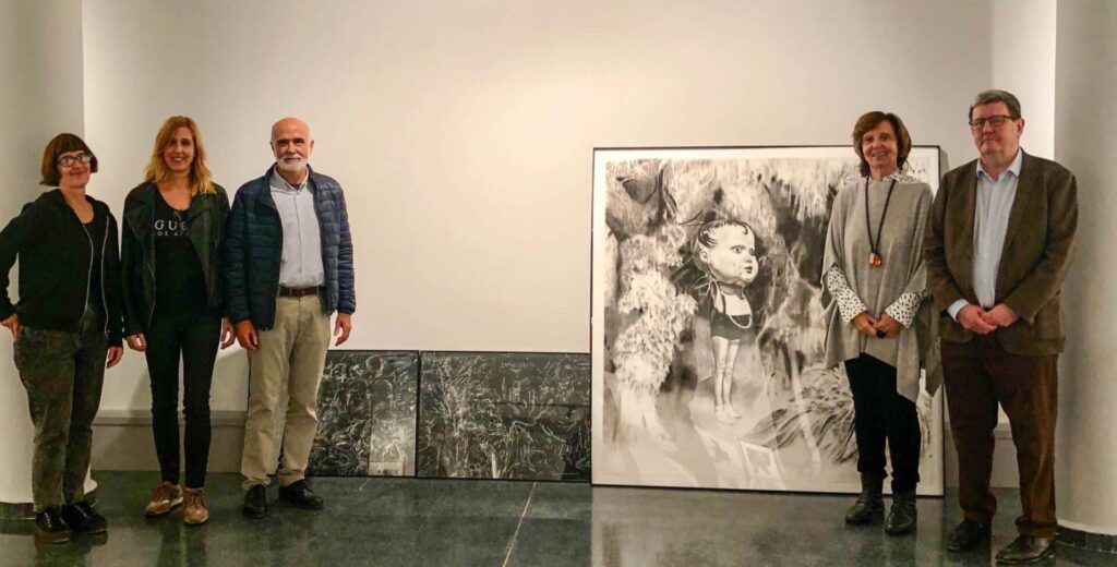 La artista granadina Belén Mazuecos, ganadora del primer premio del XXV Certamen de Dibujo Gregorio Prieto
