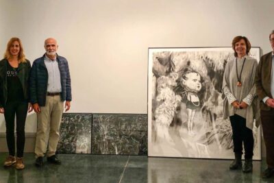 La artista granadina Belén Mazuecos, ganadora del primer premio del XXV Certamen de Dibujo Gregorio Prieto