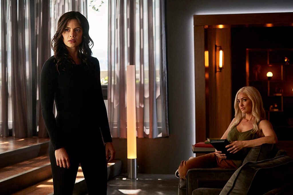 Titanes (2018 – ): Violenta y Oscura. Atractiva