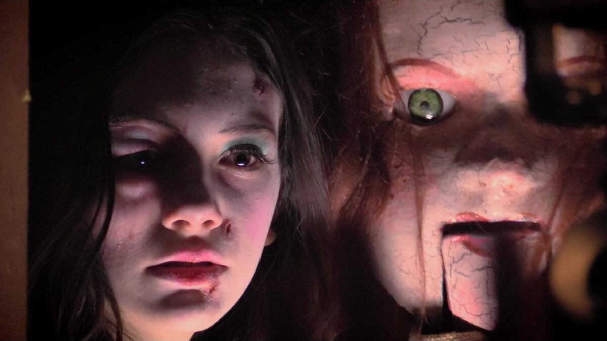 Ghostland (2018): Entre la Imaginación y el Slasher