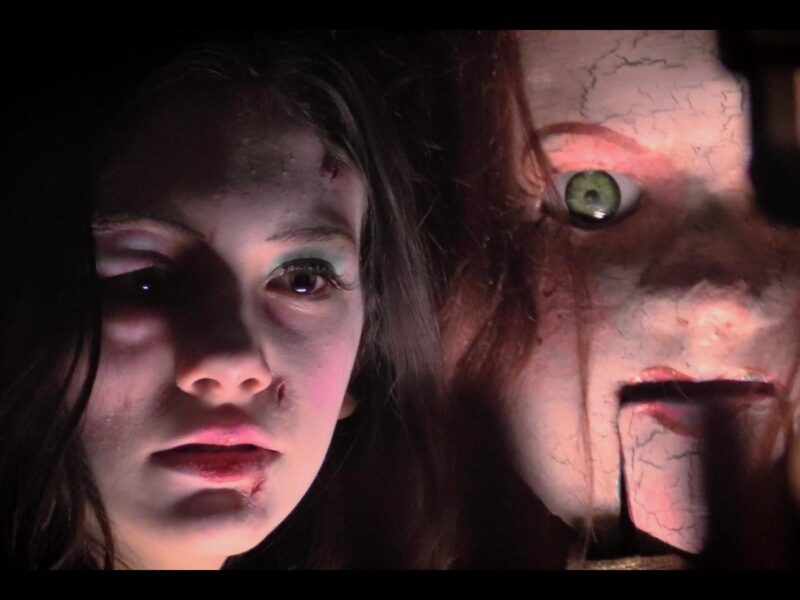 Ghostland (2018): Entre la Imaginación y el Slasher