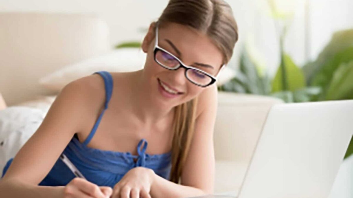 Cómo practicar idiomas en cuarentena desde casa, según Hexagone