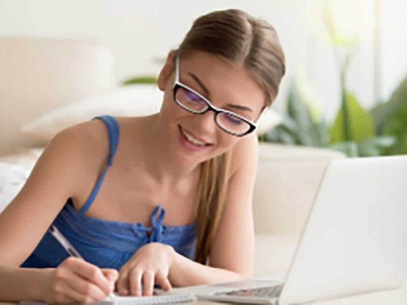 Cómo practicar idiomas en cuarentena desde casa, según Hexagone