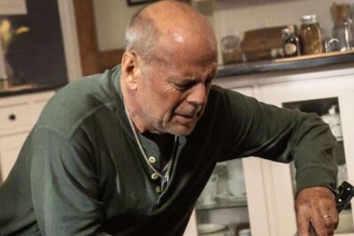 Bruce Willis in Survive the Night (2020). Trailer