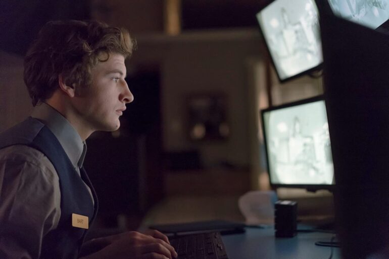 The Night Clerk (2020): Película Suspense. Crítica, Reseña