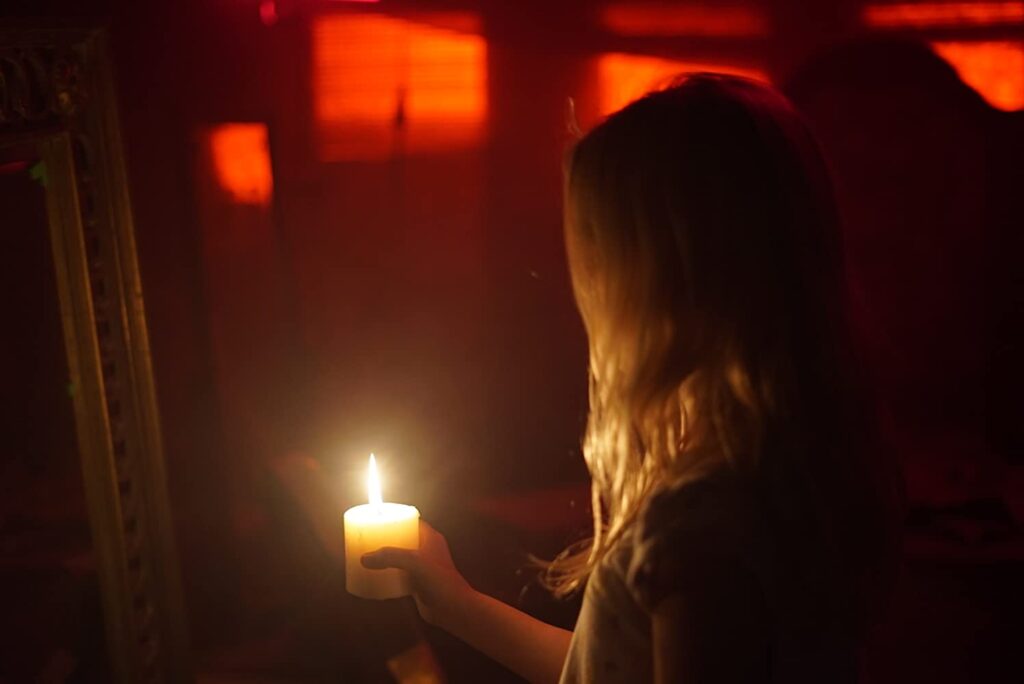 Behind You (2020). Película Terror. Crítica, Reseña