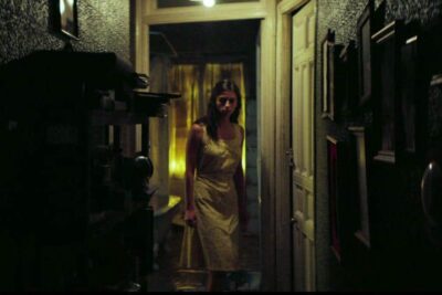 Malasaña 32 (2020). Terror en los 70. Crítica