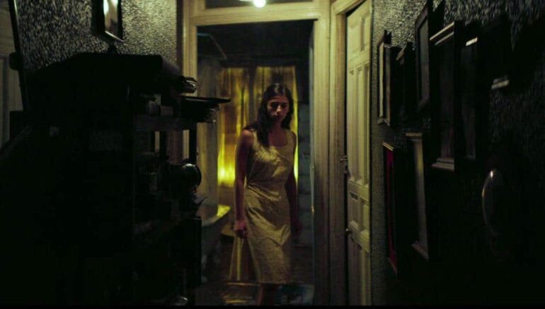 Malasaña 32 (2020). Terror en los 70. Crítica