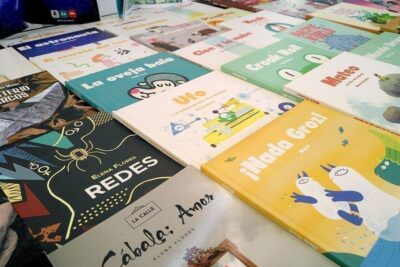 Beso: La palabra que más libros ha vendido durante el confinamiento