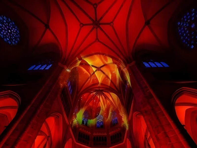 Necsum Trison: Requiem, un Espectáculo de Luz y Sonido