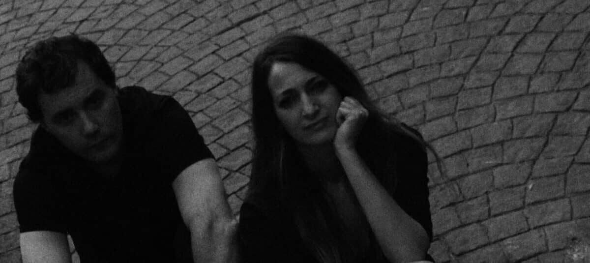 Alondra Galopa presenta su cover de “Sound of Silence” de Simon & Garfunkel