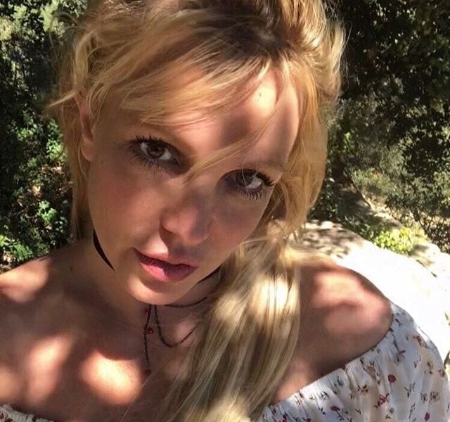 Britney Spears Reaparece sin Maquillaje