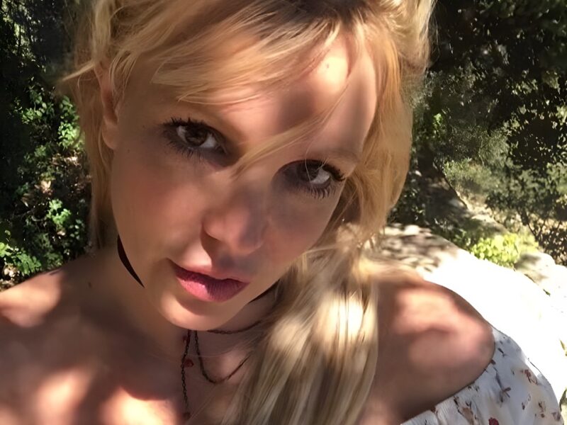 Britney Spears Reaparece sin Maquillaje