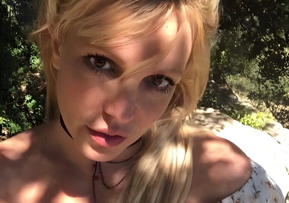Britney Spears Reaparece sin Maquillaje